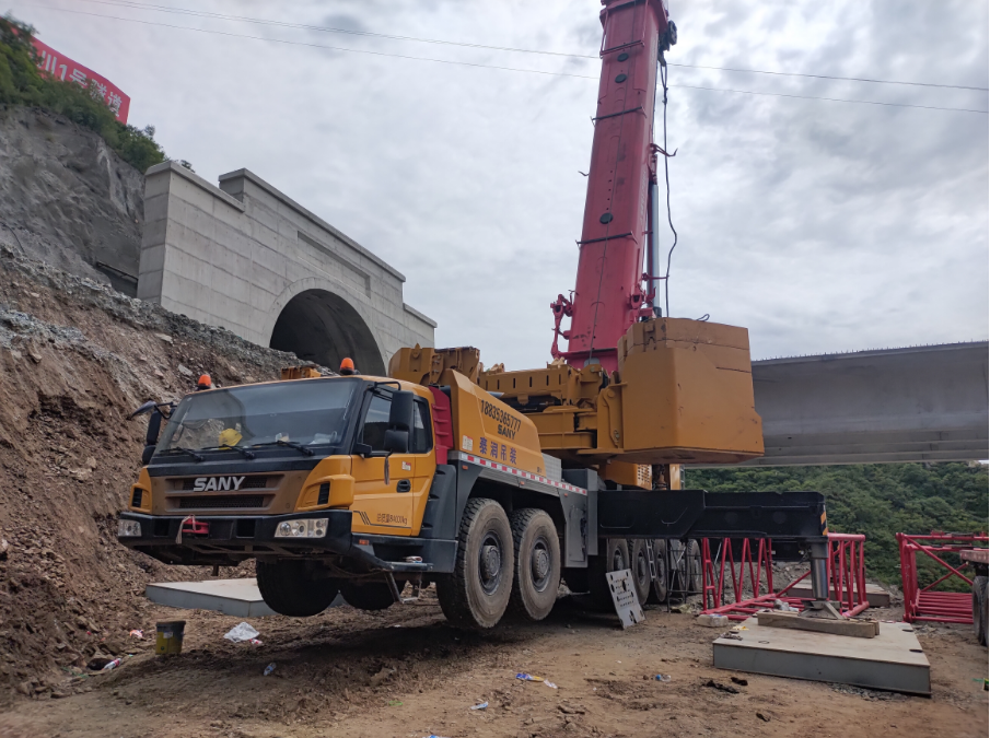 吊车疾驰发念头机油尺管冒机油怎么办？？