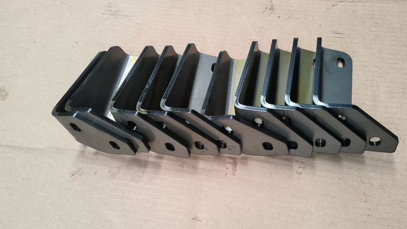 MTU16V2000牢靠板(位于涡轮增压器/废气弯管上)X53614100008